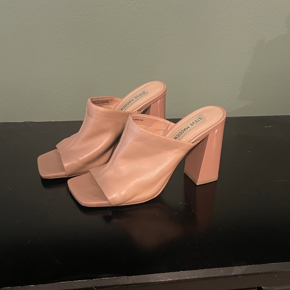 Steve Madden Slip on heels